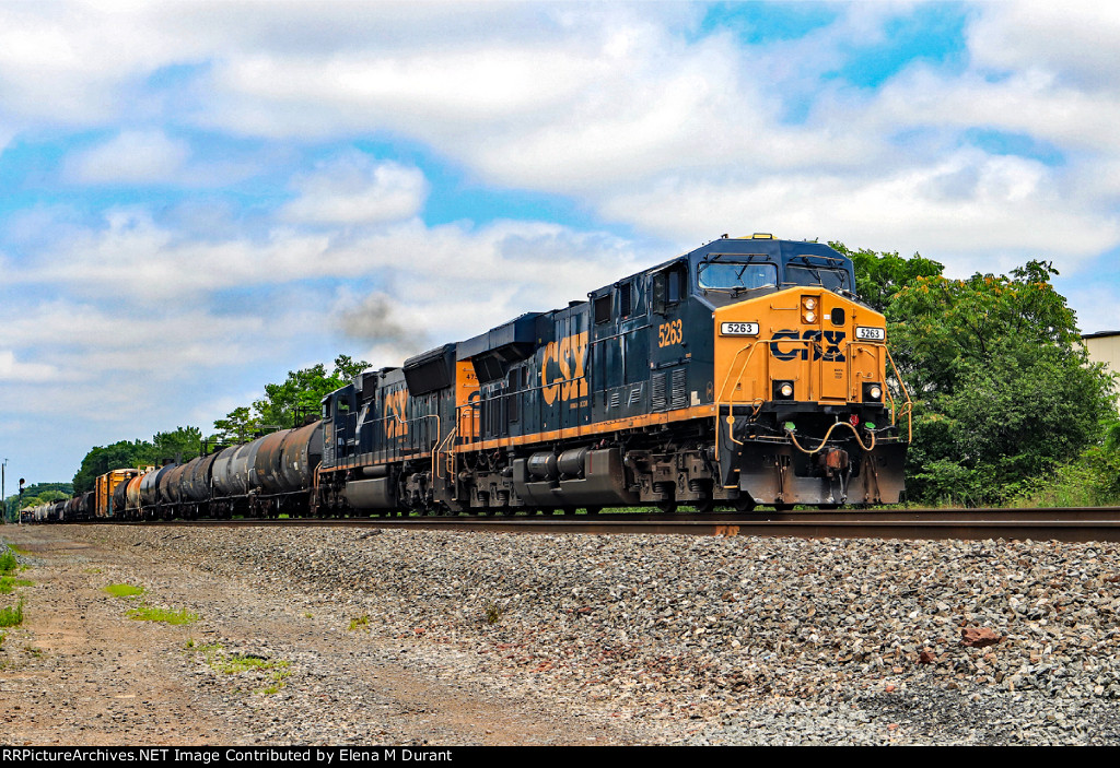 CSX 5263 on M-403